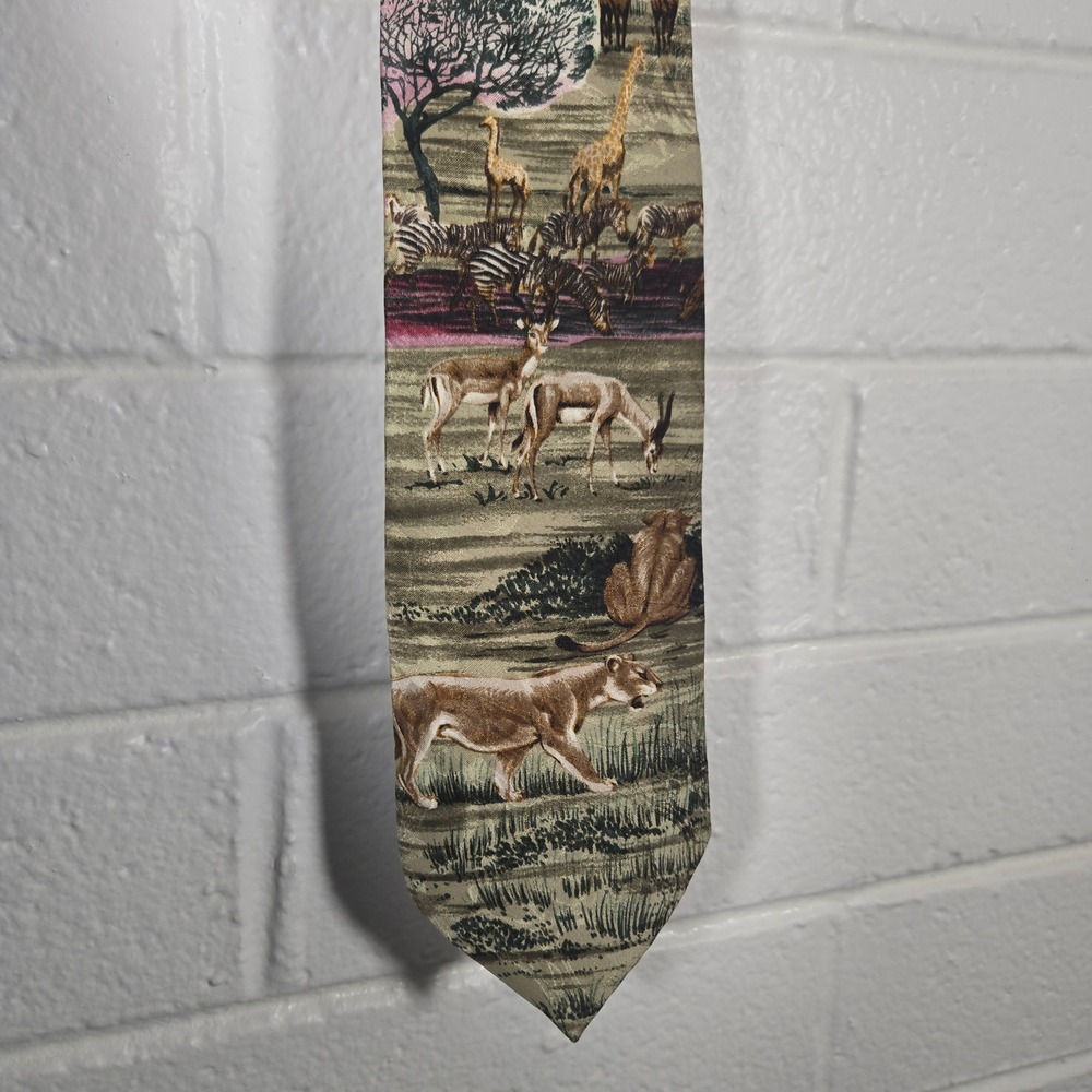 Vtg 90s Endangered Species Mens Wildlife‎ 100% Silk Novelty Teacher Neck Tie USA